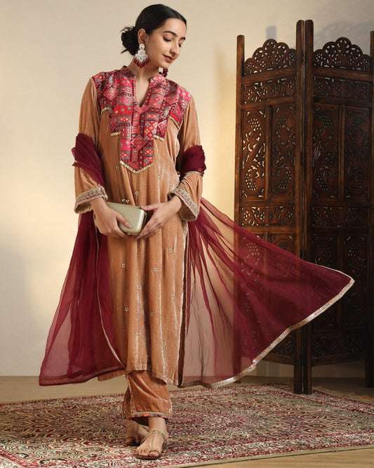Zareen Kurta Set